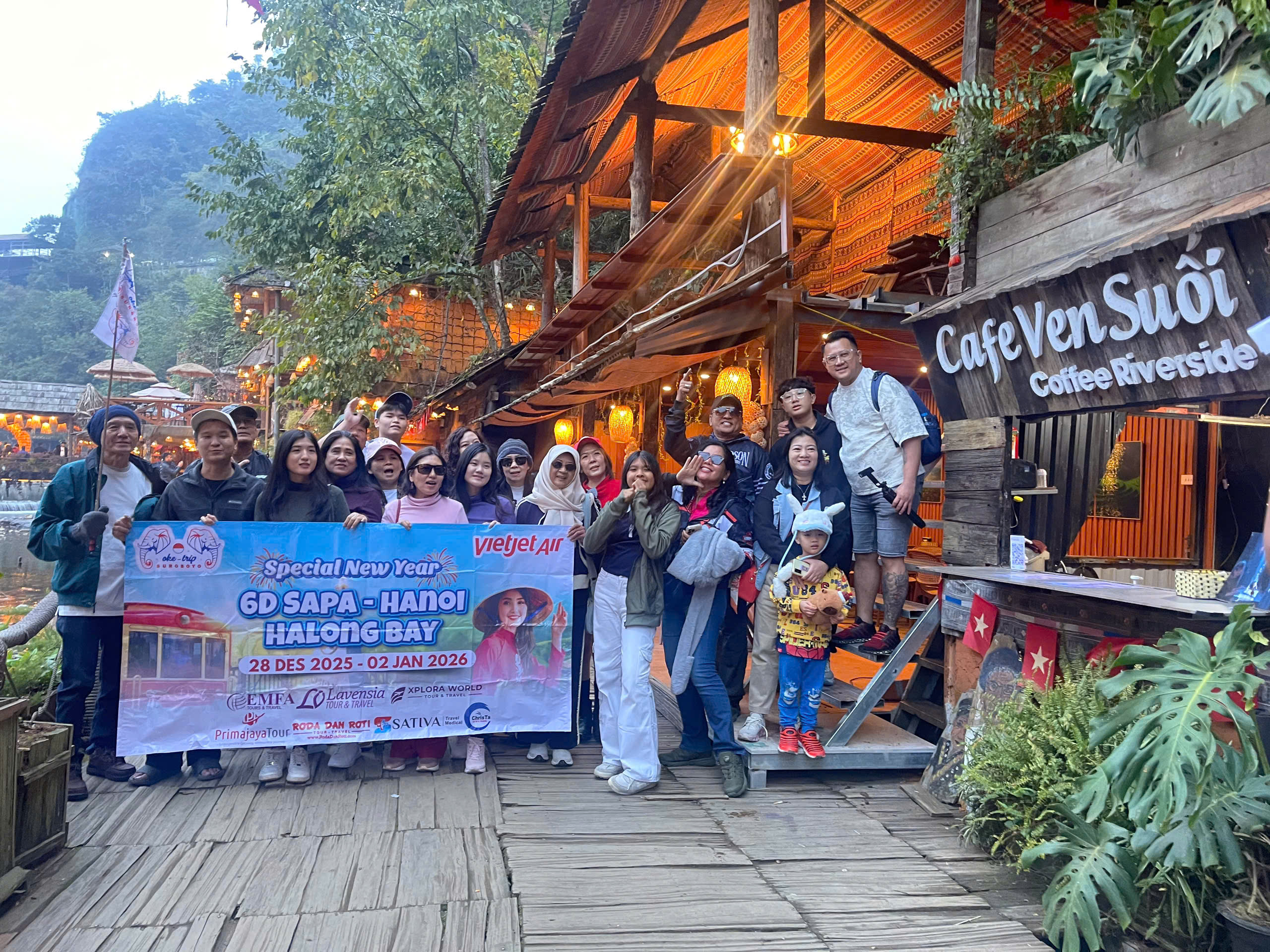 Khu ngồi thư giãn ven suối